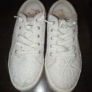 Roxy white lace crochet sneakers